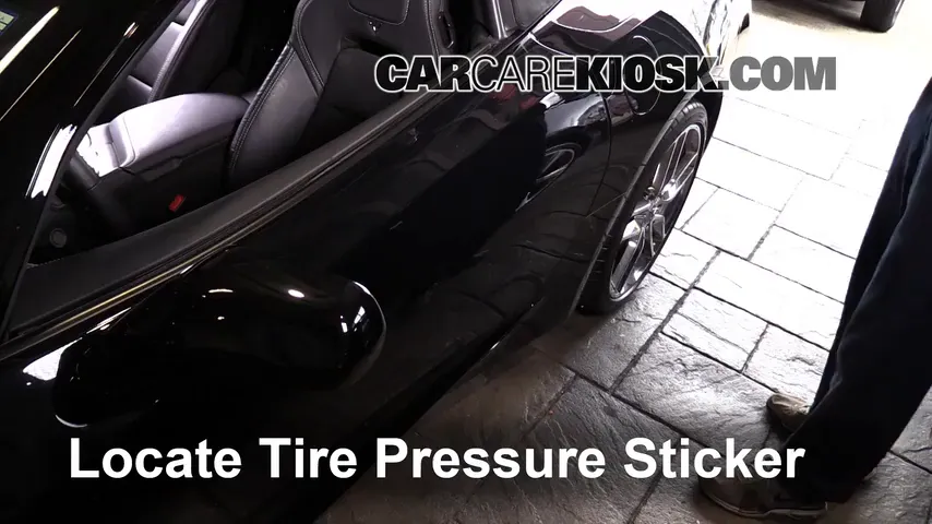 2015 Chevrolet Corvette Stingray 6.2L V8 Convertible Tires & Wheels Check Tire Pressure
